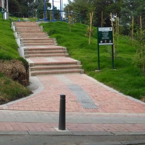 Acceso Parque Monteniza